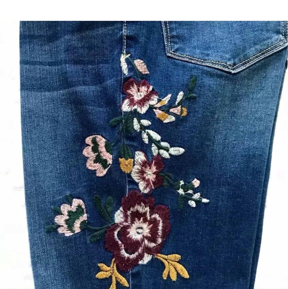 Women's Blue Jeans with Floral Embroidery - Picture 5 of 7
